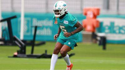 Dolphins CB Jalen Ramsey to have knee surgery, sources say - ESPN