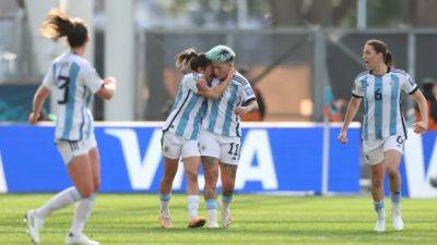 Argentina scores twice in 5 minutes to earn draw with South Africa at Women's World Cup