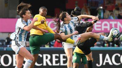 Desiree Ellis - Argentina battle back from 2-0 down against South Africa to keep World Cup hopes alive - rte.ie - Sweden - Italy - Usa - Argentina - South Africa