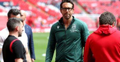 Ryan Reynolds reaches out to Manchester United keeper after Paul Mullin injury
