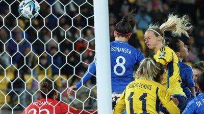 Stina Blackstenius - Sweden smash Italy to stroll into last 16 - rte.ie - Sweden - Italy