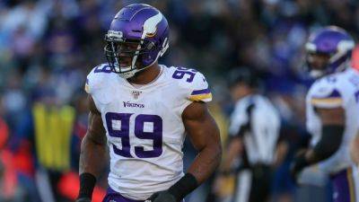 Vikings looking at options to move Danielle Hunter, sources say - ESPN