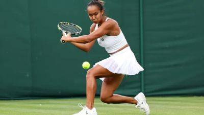 Leylah Fernandez takes Wimbledon opener in 3 sets against Ukrainian opponent