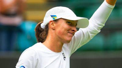 'Confident' Iga Swiatek feels 'much more comfortable' at Wimbledon than last year after Lin Zhu win