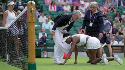 Venus Williams loses in Wimbledon first round to Elina Svitolina after falling in first set