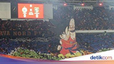 Goku dan Gohan Hiasi Laga Persija Vs Persebaya - sport.detik.com