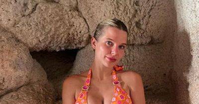 Scott Sinclair - Helen Flanagan - Helen Flanagan praised for 'natural beauty' and told 'don't' as she strips to bikini - manchestereveningnews.co.uk - Britain - state Oregon - Barbados