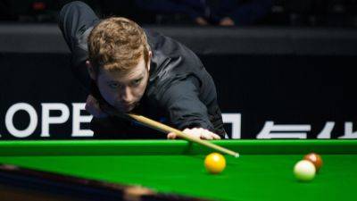 Ben Woollaston enjoys home comforts to progress at Championship League snooker, Xiao Guodong joins him in last 32