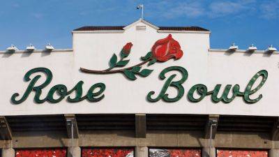 Rose Bowl - LA Galaxy vs. LAFC at Rose Bowl to set MLS attendance record - ESPN - espn.com - Los Angeles - state California - county Carson - county Park