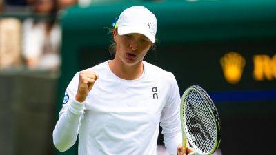 Iga Swiatek sweeps past Sara Sorribes Tormo to reach third round at Wimbledon, Maria Sakkari loses