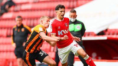 Shelbourne link-up with Hull begins with Wood signing