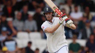 Zak Crawley - Mitchell Marsh - Harry Brook - Wickets tumble as England skittle Australia out but struggle to capitalise - channelnewsasia.com - Australia