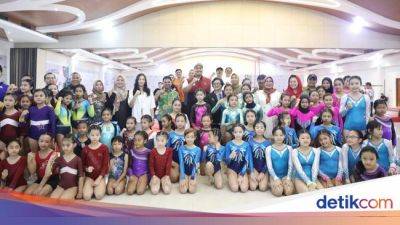 Bersama Menpora, Angela Pompa Semangat Atlet Muda Gymnastics - sport.detik.com - Indonesia