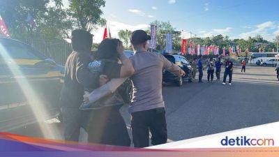 PSM Vs Dewa United Diwarnai Bentrok Suporter - sport.detik.com