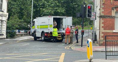Evening News - LIVE: Suspicious package found at Jobcentre as bomb squad cordons off street - manchestereveningnews.co.uk