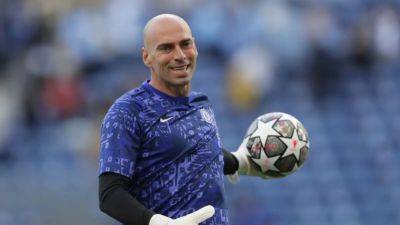 Leicester appoint former Manchester City and Chelsea keeper Caballero as assistant manager