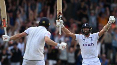 Mitchell Starc - Chris Woakes - England Cricket - Harry Brook keeps England's Ashes hopes alive in thrilling win over Australia - rte.ie - Australia
