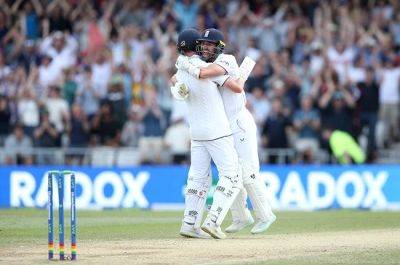 Chris Woakes - Harry Brook - England dig deep, win 3rd Test to keep Ashes hopes alive - news24.com - Australia - county Smith