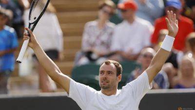 Safiullin knocks out Shapovalov to reach maiden major quarter-finals at Wimbledon