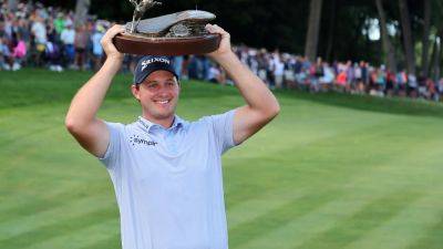 Straka flirts with 59 but settles for a Classic victory