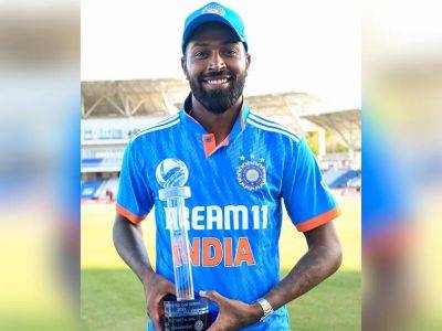 Hardik Pandya's Viral Gesture For Fan After Accidentally Hitting Her During Training
