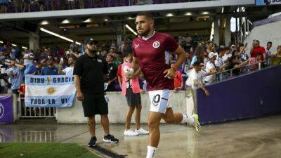 Villa's Buendia suffers major knee injury