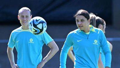 Australia captain Kerr will start against France if fit -coach