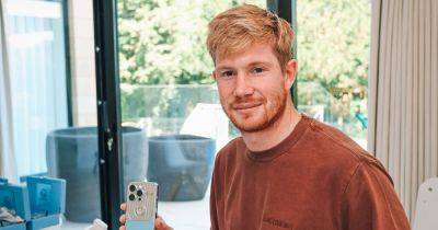 Kevin De Bruyne gives £5,000 iPhones to Man City teammates after Treble