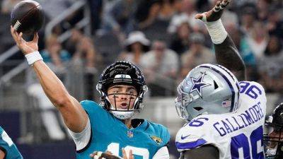 Dallas Cowboys - Jaguars QB does best Eli Manning Super Bowl impression, evades pressure for improbable touchdown - foxnews.com - New York - state Texas - county Arlington