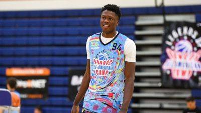 Star - Flory Bidunga, top-ranked center in 2024, commits to Kansas - ESPN - espn.com - state Indiana - state Kansas - state Michigan - Congo