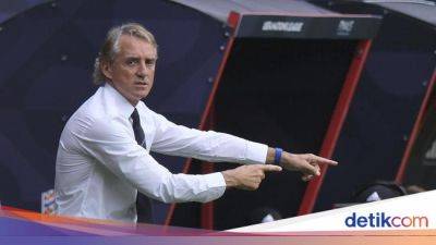 Roberto Mancini Tinggalkan Timnas Italia