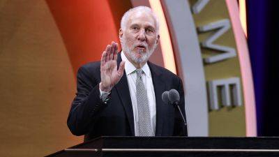 Spurs legend Gregg Popovich sends host back in hilarious Hall of Fame speech moment: 'I'm not done'