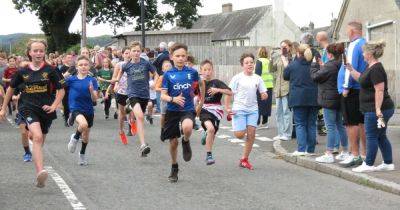 Athletes race Roon the Watter during Gatehouse Gala Week