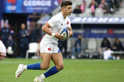 Hosts France receive Rugby World Cup hammer blow with star flyhalf ruled out