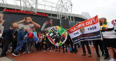 Manchester United fans protest against Glazer family and possible Mason Greenwood return