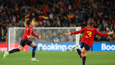 Late Olga Carmona strike sends Spain to World Cup final