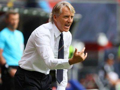 Roberto Mancini defends decision to quit Italy and opens door to Saudi Arabia