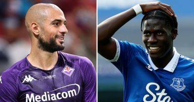 Manchester United have two very different options to fill defensive-midfield role - manchestereveningnews.co.uk