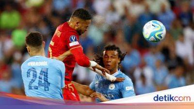 Jack Grealish - Marcos Acuña - Nathan Ake - Babak Pertama - Piala Super Eropa: Sevilla Ungguli Man City di Babak Pertama - sport.detik.com