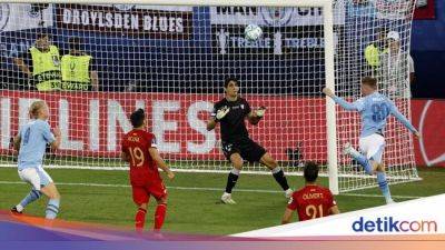 Jack Grealish - Marcos Acuña - Cole Palmer - Man City Vs Sevilla: Adu Penalti, The Citizens Juara Piala Super Eropa - sport.detik.com