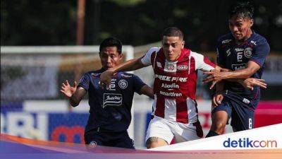 Persis Solo - Alexis Messidoro - Arema FC Memang Belum Clean Sheet, tapi... - sport.detik.com