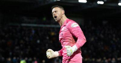 St Mirren - Dundee United - Stephen Robinson - Declan Gallagher - Trevor Carson set for Dundee transfer after six figure fee agreed for St Mirren keeper - dailyrecord.co.uk - Scotland - Ireland - county Harrison - Israel - county Carson - county Sharp