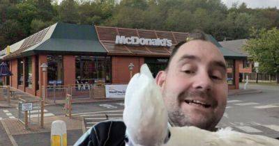 Man with 'assistance parrot' claims he was kicked out of McDonald's - manchestereveningnews.co.uk