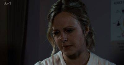 Coronation Street fans say 'poor Sarah' as character is given heartbreaking news about baby