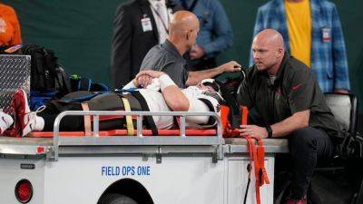Matthew Stafford - Buccaneers QB John Wolford carted off with neck injury - ESPN - espn.com - New York - Los Angeles - county Baker - county Bay