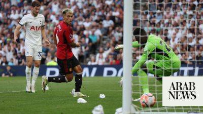 Spurs sink toothless Man Utd, Man City too good for Newcastle