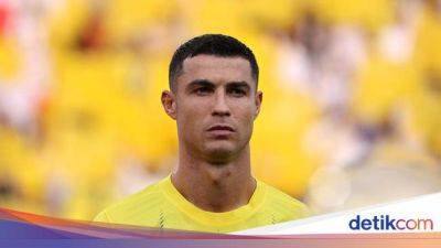 Saat Ronaldo Keluyuran di Arab Saudi Pakai Gamis