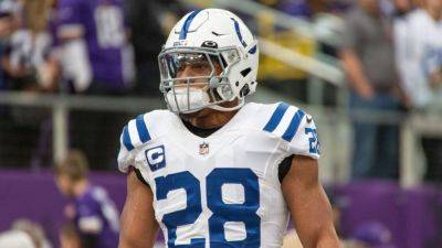 Sources - Colts grant RB Jonathan Taylor OK to seek trade - ESPN