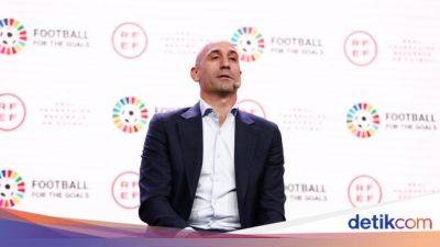 Gianni Infantino - Luis Rubiales - Jennifer Hermoso - Duh, Presiden RFEF Rayakan Juara Timnas Putri Spanyol dengan Pegang Alat Vital - sport.detik.com
