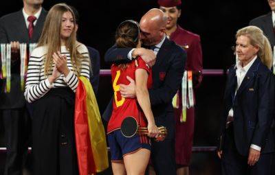 'I made a mistake': Spanish football boss apologises for kissing Women's World Cup star